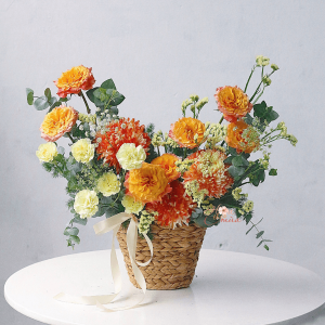 Giỏ hoa tươi mẫu 08 – Tone cam vàng