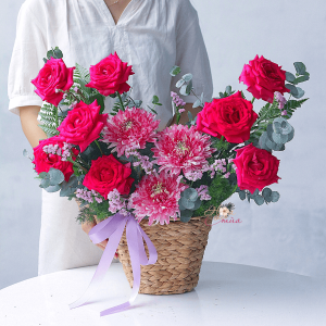 Giỏ hoa tươi mẫu 04 – Tone hồng