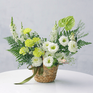 Giỏ hoa tươi mẫu 16 – Tone xanh lá
